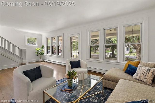 568 Saint Clair Avenue, Grosse Pointe, MI 48230