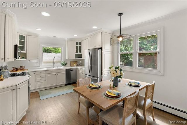 568 Saint Clair Avenue, Grosse Pointe, MI 48230