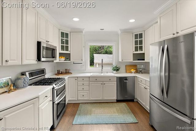 568 Saint Clair Avenue, Grosse Pointe, MI 48230