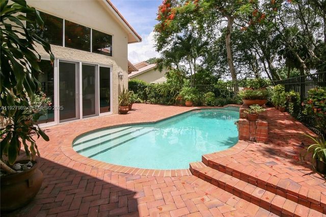 7820 NW 83rd St, Tamarac, FL 33321