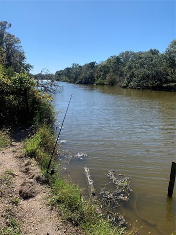 1836 County Road 318, Brazoria, TX 77422