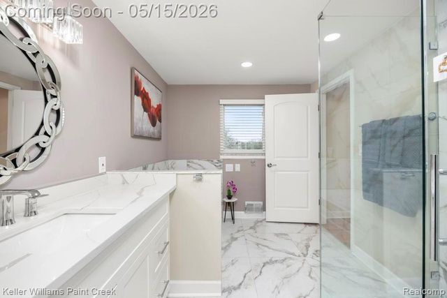 1195 Ashley Drive, Troy, MI 48085