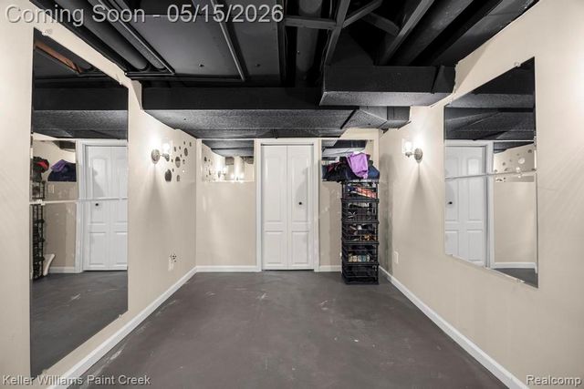 1195 Ashley Drive, Troy, MI 48085