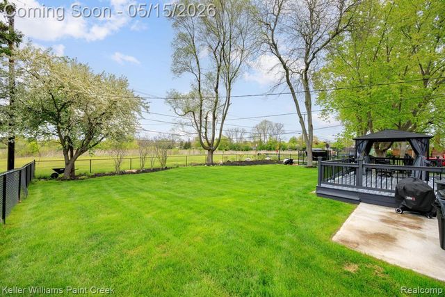 1195 Ashley Drive, Troy, MI 48085
