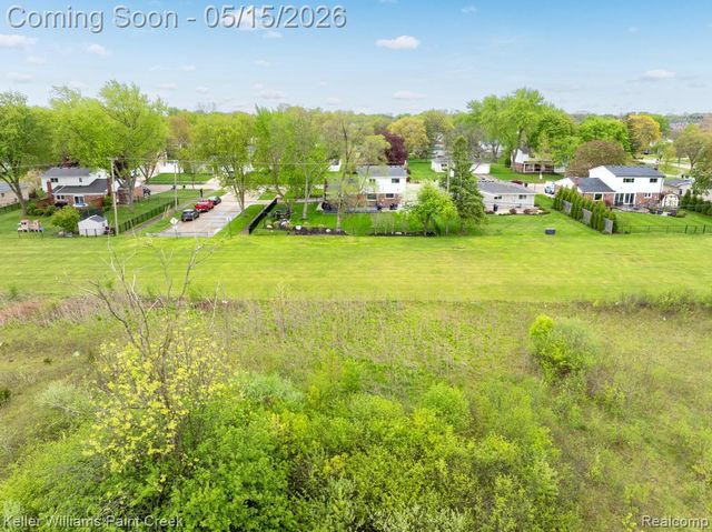 1195 Ashley Drive, Troy, MI 48085