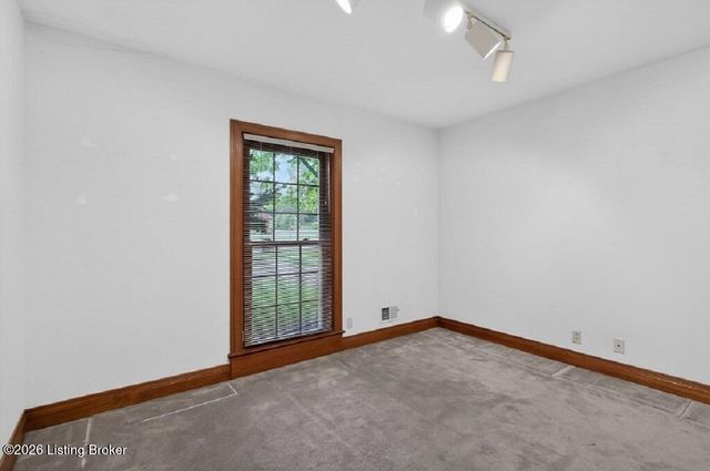27 Autumn Hill Ct, Prospect, KY 40059