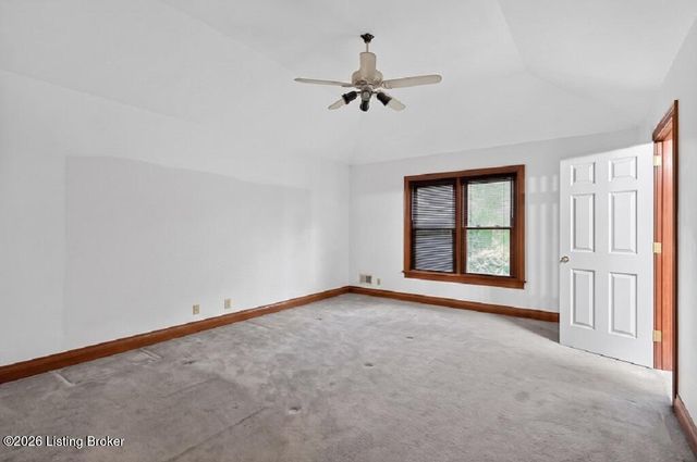 27 Autumn Hill Ct, Prospect, KY 40059