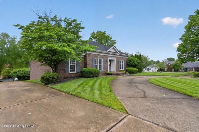 27 Autumn Hill Ct, Prospect, KY 40059