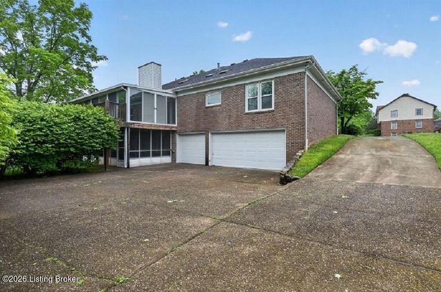 27 Autumn Hill Ct, Prospect, KY 40059