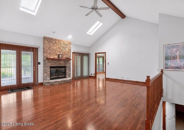 27 Autumn Hill Ct, Prospect, KY 40059