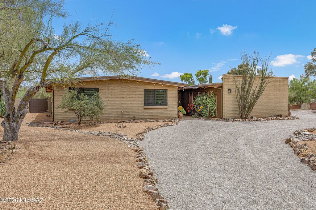 6646 N Sesame Lane, Tucson, AZ 85704