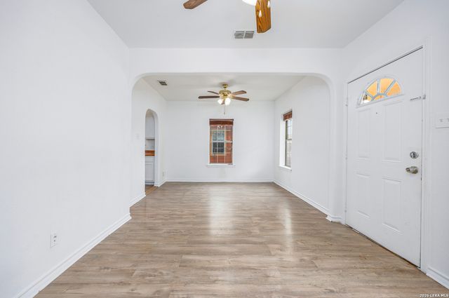 1616 RUIZ ST, San Antonio, TX 78207