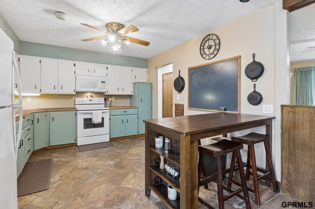 611 Sand Hill Road, Louisville, NE 68037