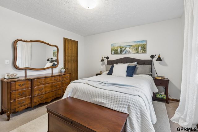 611 Sand Hill Road, Louisville, NE 68037