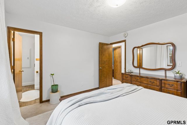 611 Sand Hill Road, Louisville, NE 68037