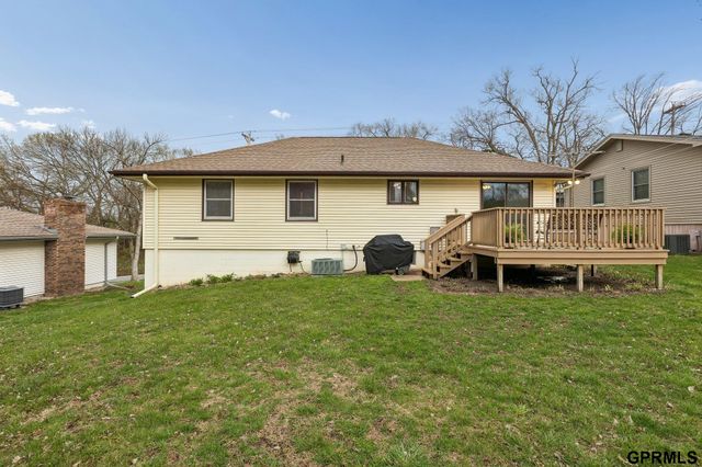 611 Sand Hill Road, Louisville, NE 68037
