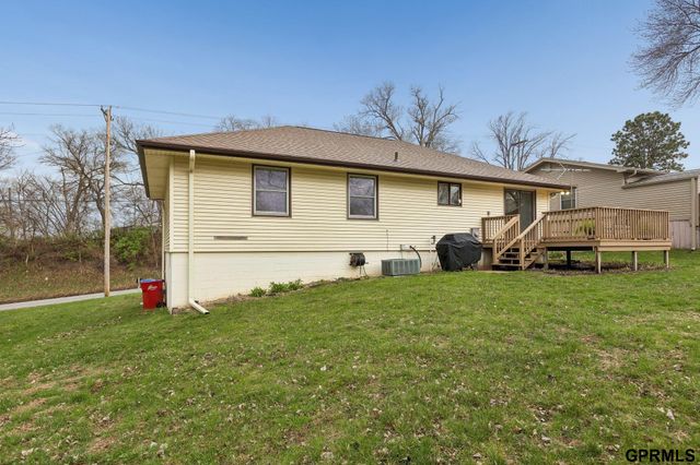 611 Sand Hill Road, Louisville, NE 68037