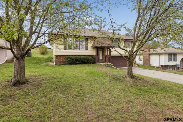 611 Sand Hill Road, Louisville, NE 68037