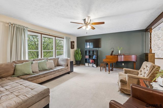 611 Sand Hill Road, Louisville, NE 68037