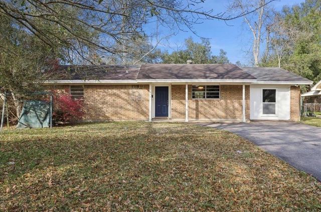 8670 Newfield Lane, Beaumont, TX 77707