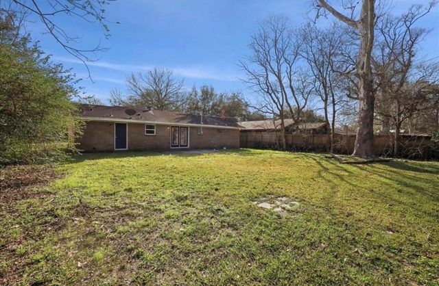 8670 Newfield Lane, Beaumont, TX 77707