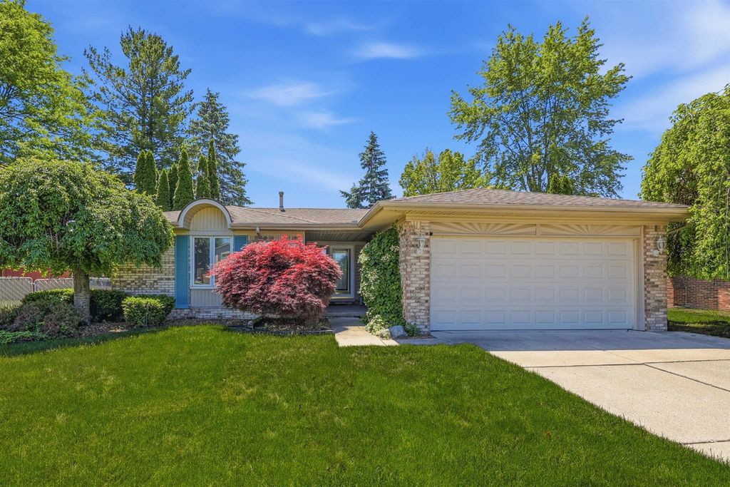 19688 Rich, Clinton Twp, MI 48038