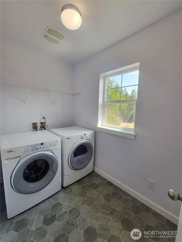 5112 Bear Paw Court NW, Silverdale, WA 98383