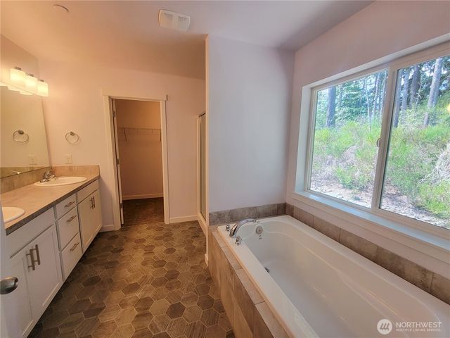 5112 Bear Paw Court NW, Silverdale, WA 98383