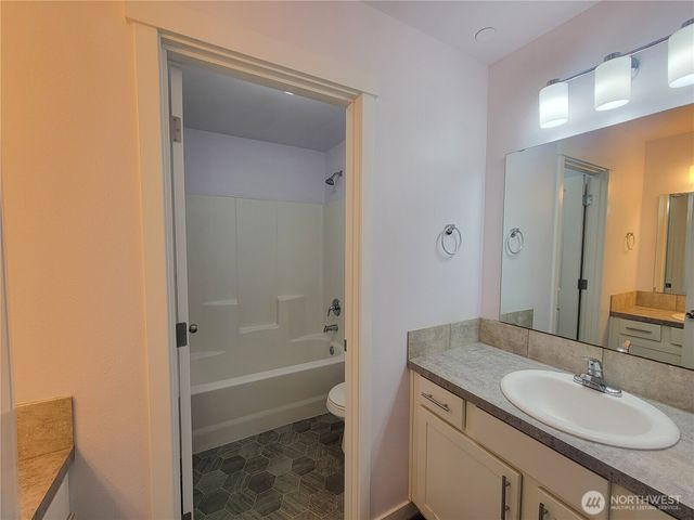 5112 Bear Paw Court NW, Silverdale, WA 98383