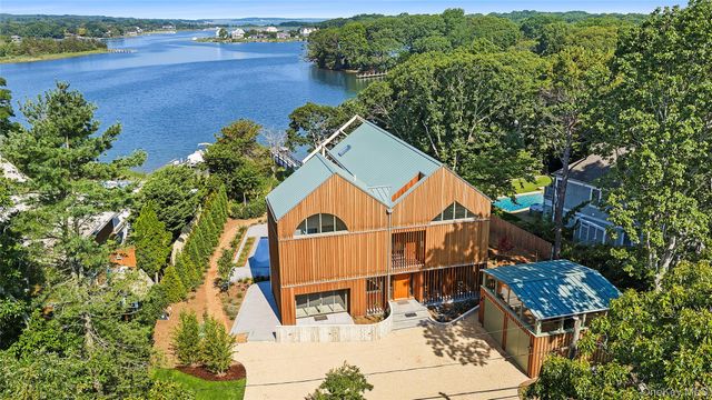 25 Bluff Point Road, Sag Harbor, NY 11963