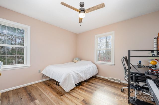 8700 Parkchester Drive, Charlotte, NC 28277