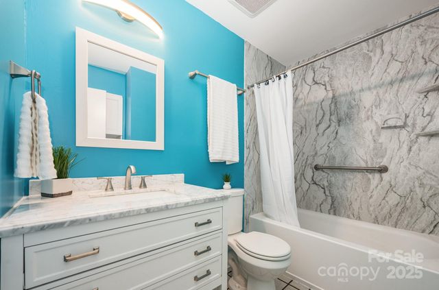 8700 Parkchester Drive, Charlotte, NC 28277