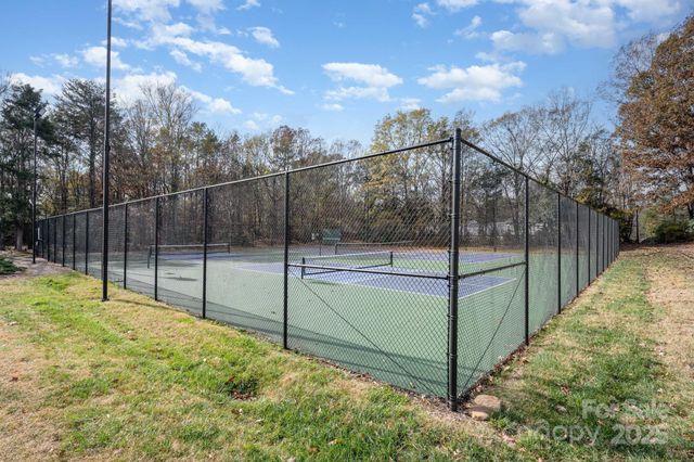 8700 Parkchester Drive, Charlotte, NC 28277