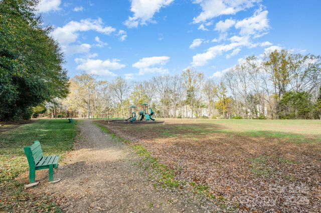 8700 Parkchester Drive, Charlotte, NC 28277