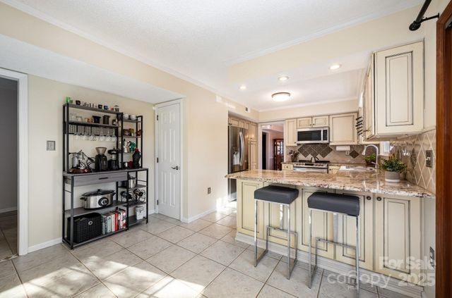 8700 Parkchester Drive, Charlotte, NC 28277