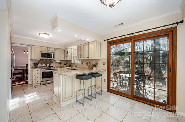 8700 Parkchester Drive, Charlotte, NC 28277