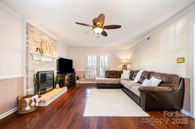 8700 Parkchester Drive, Charlotte, NC 28277