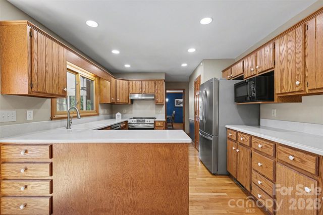 8606 Wellington Lane, Harrisburg, NC 28075