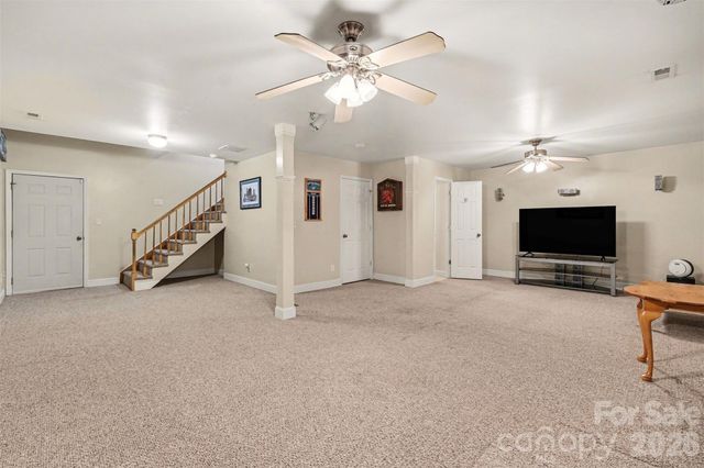 8606 Wellington Lane, Harrisburg, NC 28075