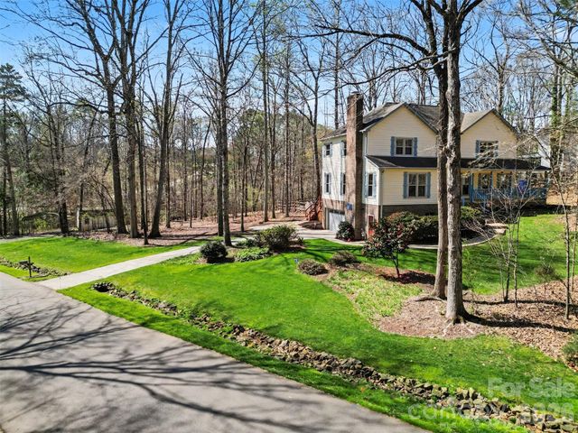 8606 Wellington Lane, Harrisburg, NC 28075