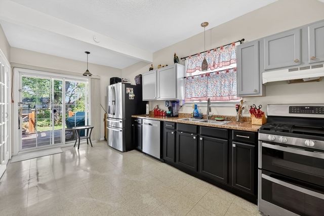 14 Herman St, Springfield, MA 01108