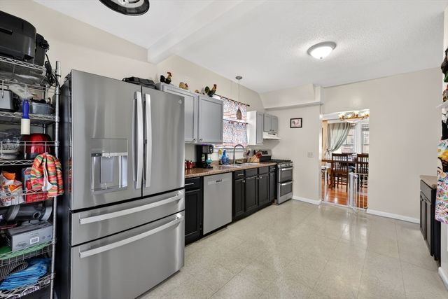 14 Herman St, Springfield, MA 01108
