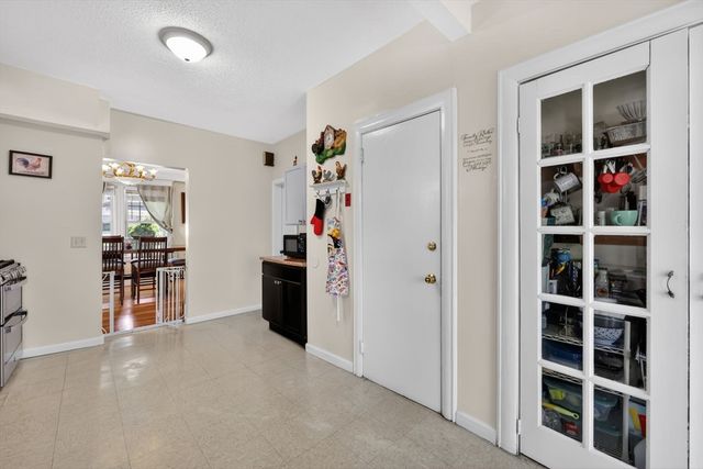 14 Herman St, Springfield, MA 01108