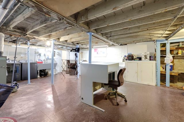 14 Herman St, Springfield, MA 01108