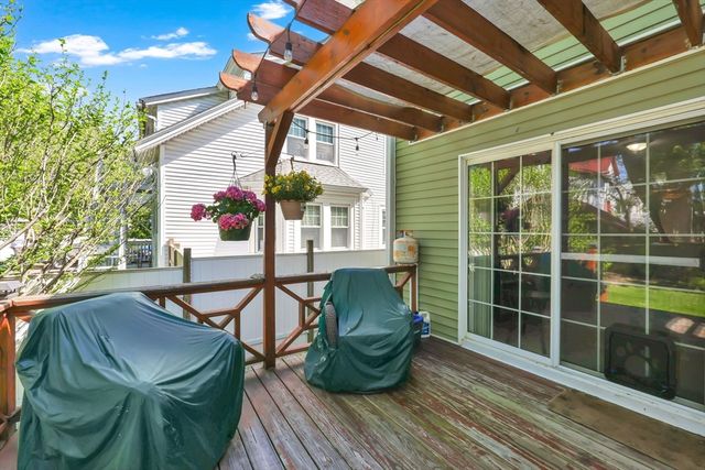 14 Herman St, Springfield, MA 01108