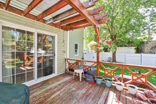 14 Herman St, Springfield, MA 01108