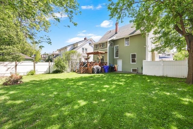 14 Herman St, Springfield, MA 01108