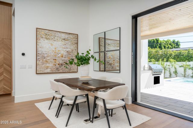 3923 E HEATHERBRAE Drive, Phoenix, AZ 85018