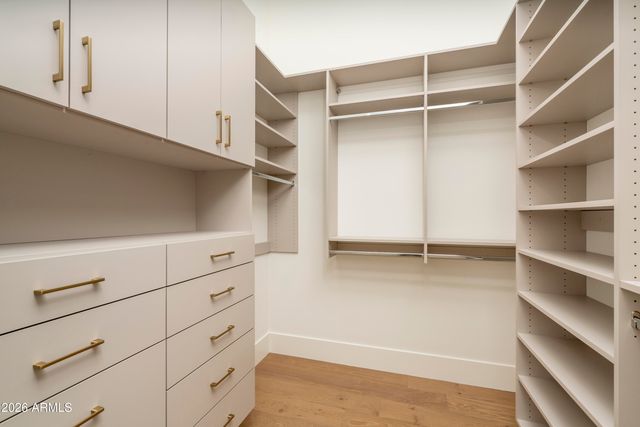 3923 E HEATHERBRAE Drive, Phoenix, AZ 85018