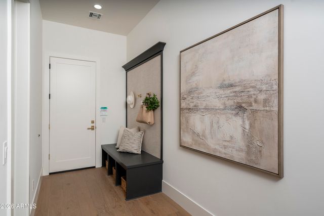 3923 E HEATHERBRAE Drive, Phoenix, AZ 85018